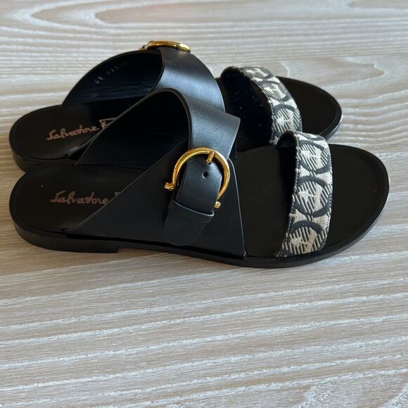 Salvatore Ferragamo Cassie Flat Gancio Slide Sandals size 6 - Picture 6 of 11